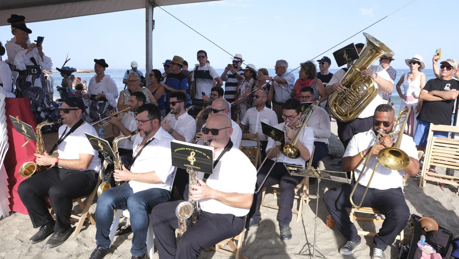 Imágenes de la carrera de cintas a caballo en las Fiestas de Moros y Cristianos de Mojácar