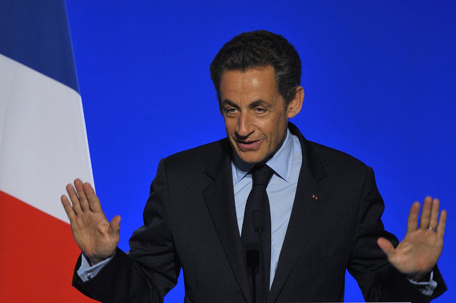 Sarkozy afirma que va a actuar contra la escasez de carburante en Francia
