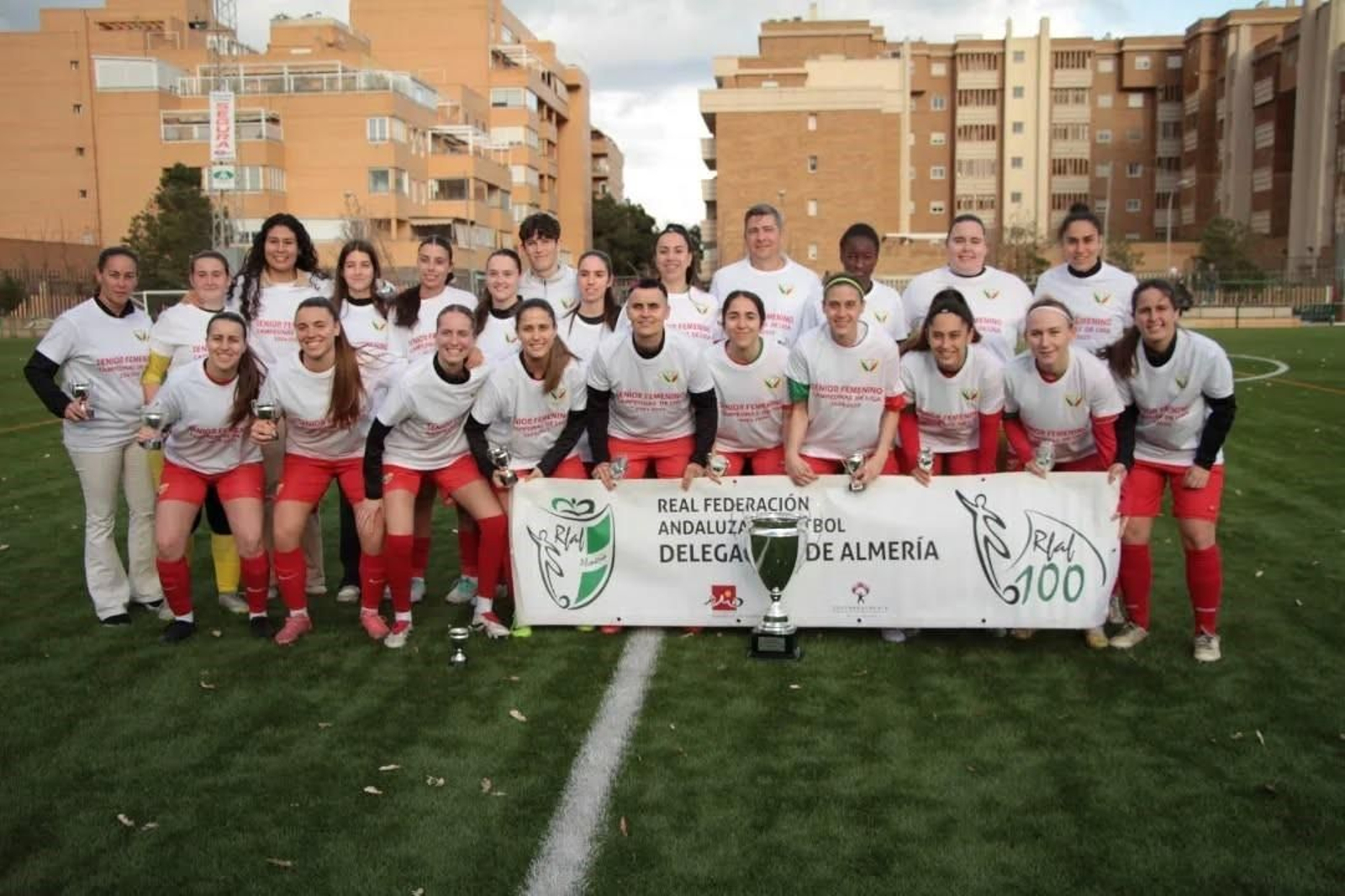 La UD Pavía en la fiesta del curso pasado con el ascenso a 3º RFEF Femenina.