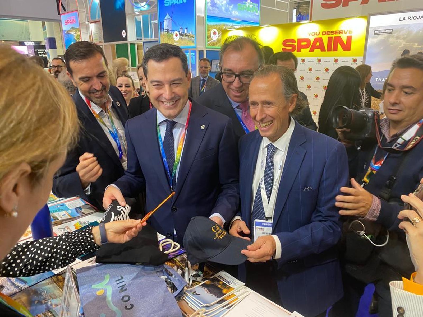 José María Román y el presidente de la Junta en la World Travel Market.