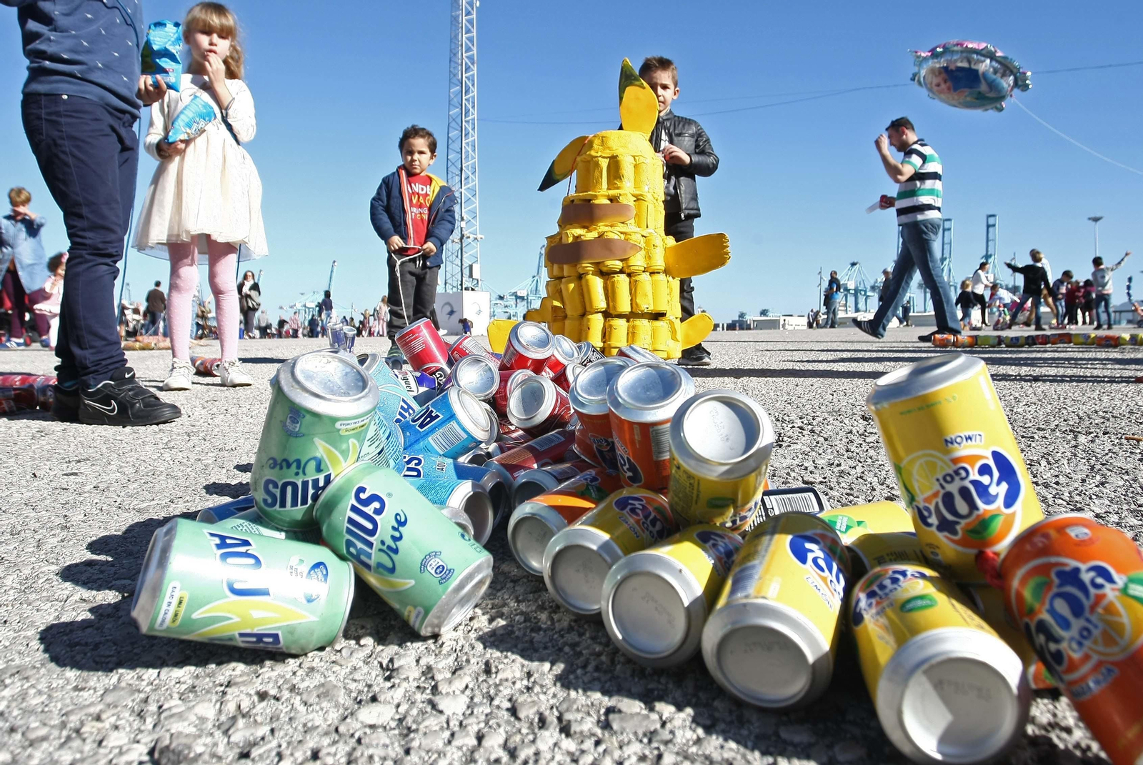 Arrastre de latas en Algeciras