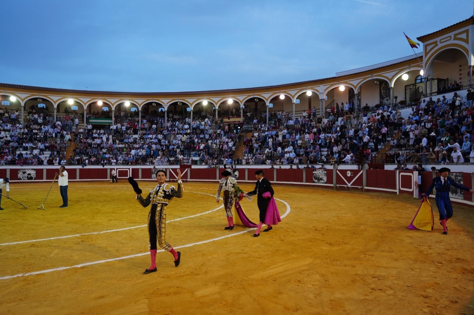 La corrida triunfal de Castella, Manzanares y Roca Rey en Pozoblanco, en imágenes