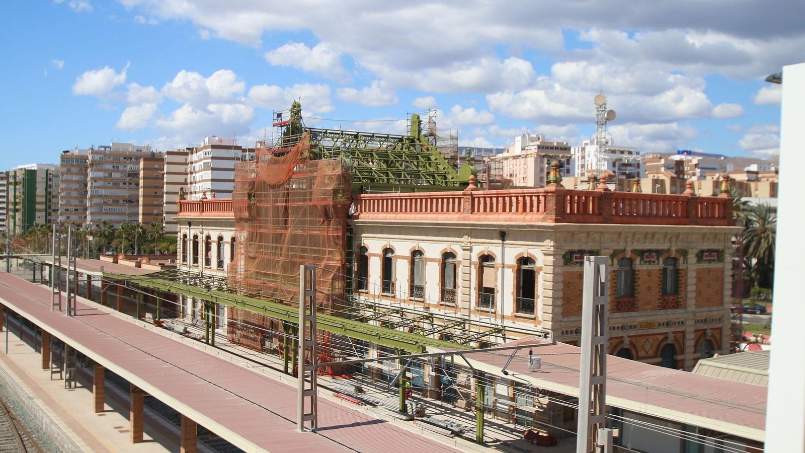 Estación de ferrocarril todavía en obras