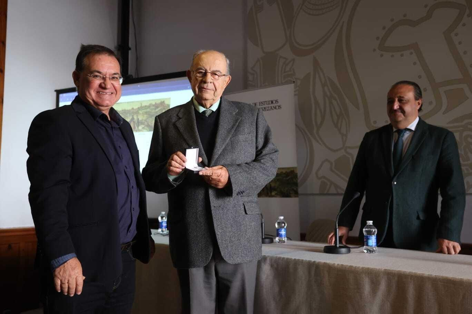 El Centro de Estudios Históricos Jerezanos (CEHJ) recibe a sus nuevos miembros