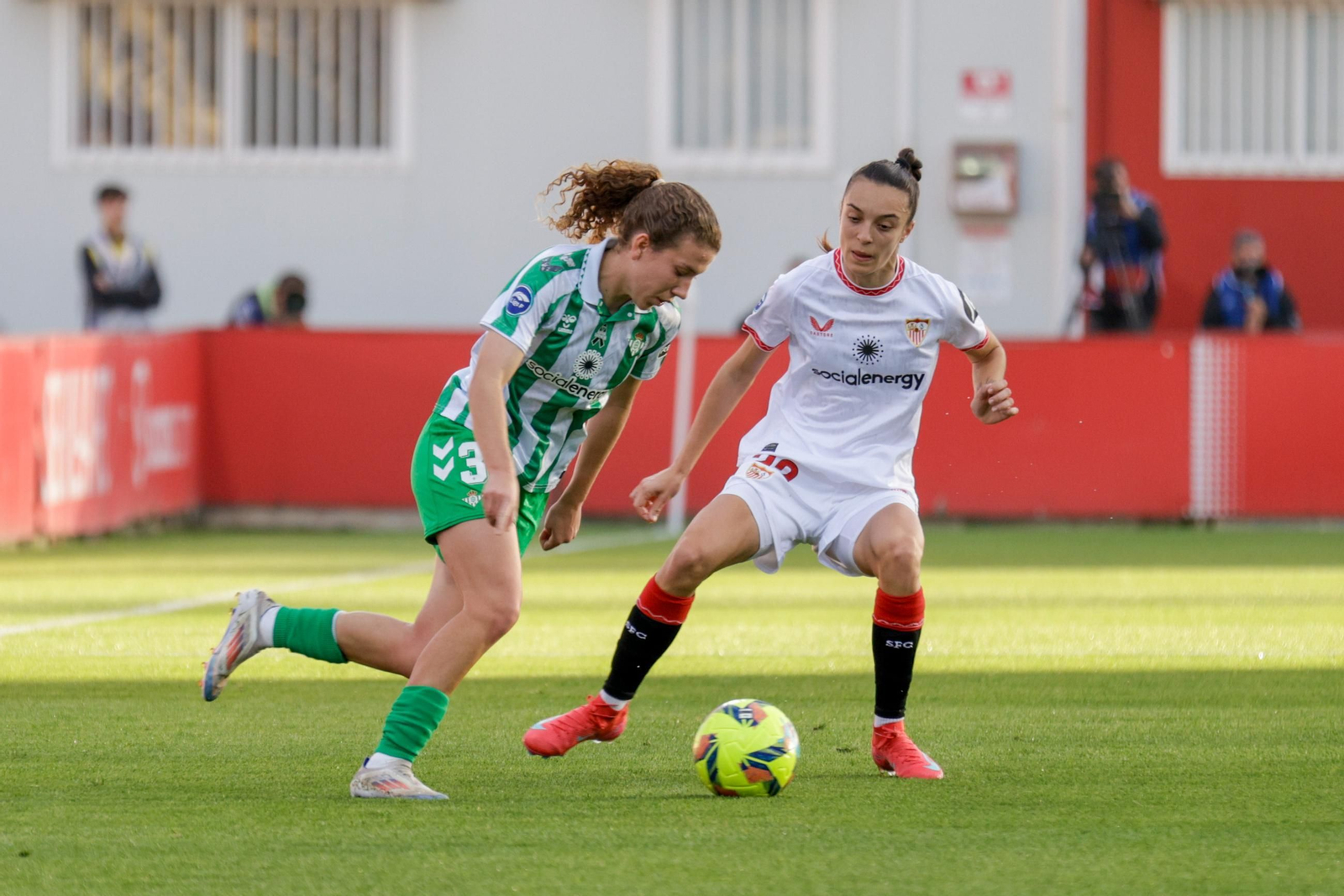 Las imágenes del derby femenino Sevilla FC - Real Betis