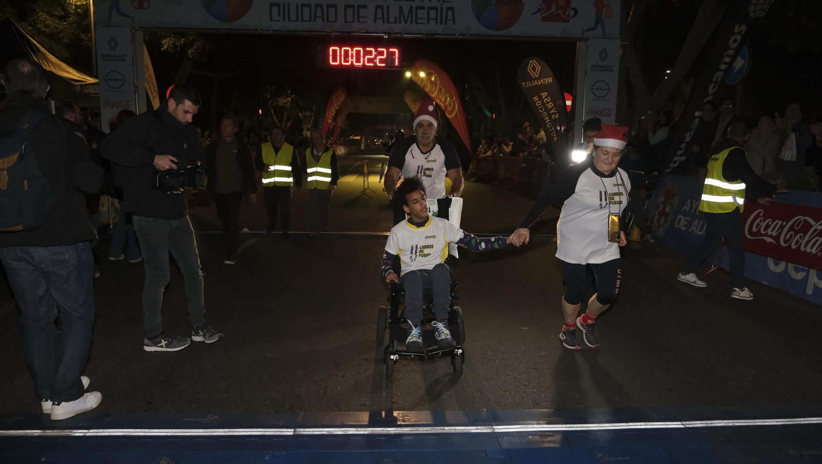 Imágenes de la XIV edición de la San Silvestre de Almería