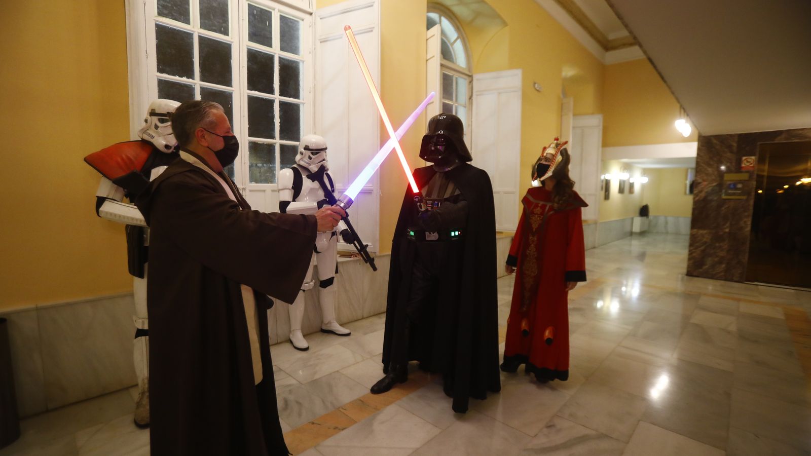 Salvador Fuentes, José María Bellido y María Aguilar, caracterizados de 'Star Wars'.