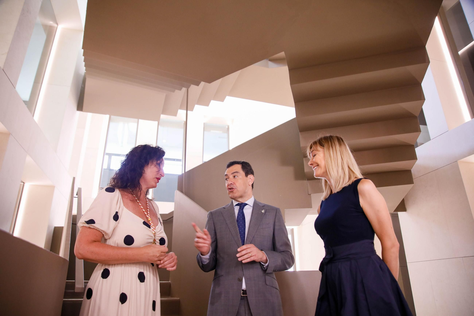 Imágemes de la casa consistorial de Almería