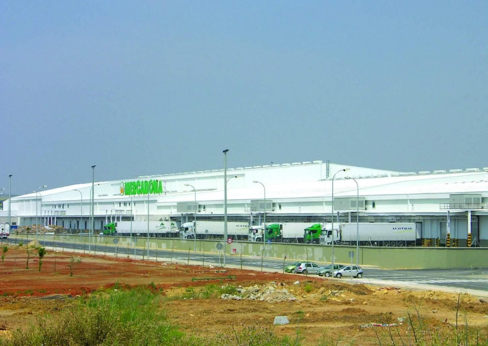 Imagen del gran centro logístico que Mercadona tiene en Huévar (Huelva).