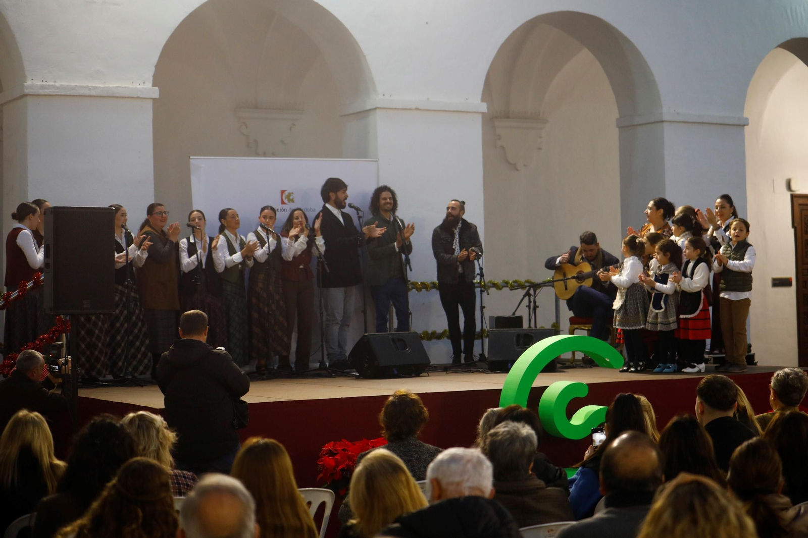 Las mejores fotos de la Zambomba de Navidad de la AECC en Córdoba