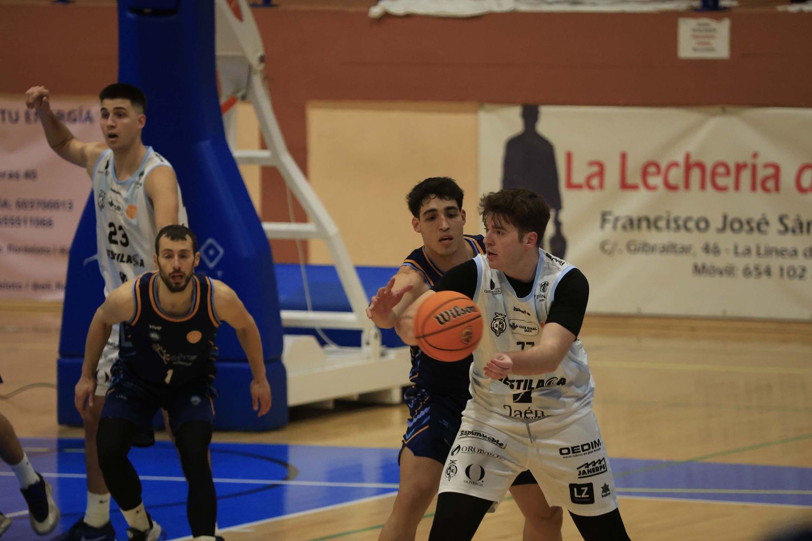Las fotos del Unión Linense Baloncesto - Jaén Paraíso Interior FS de Tercera FEB