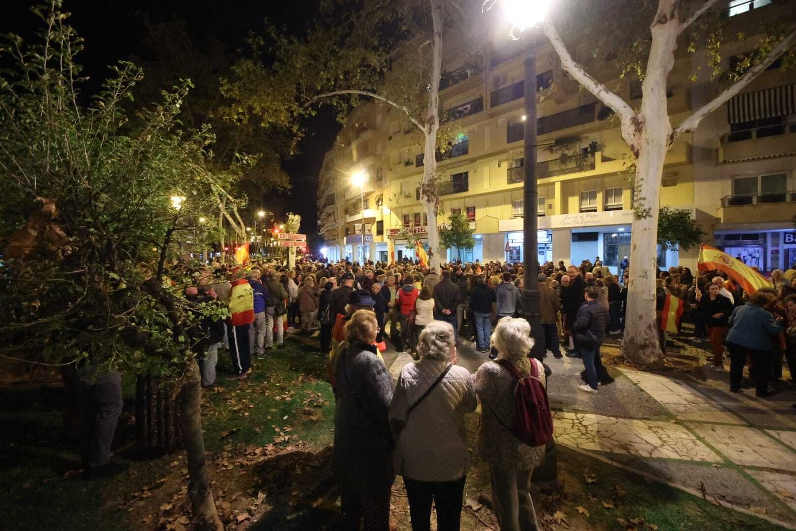 Concentración ante la sede del PSOE en Jerez para protestar contra la amnistía
