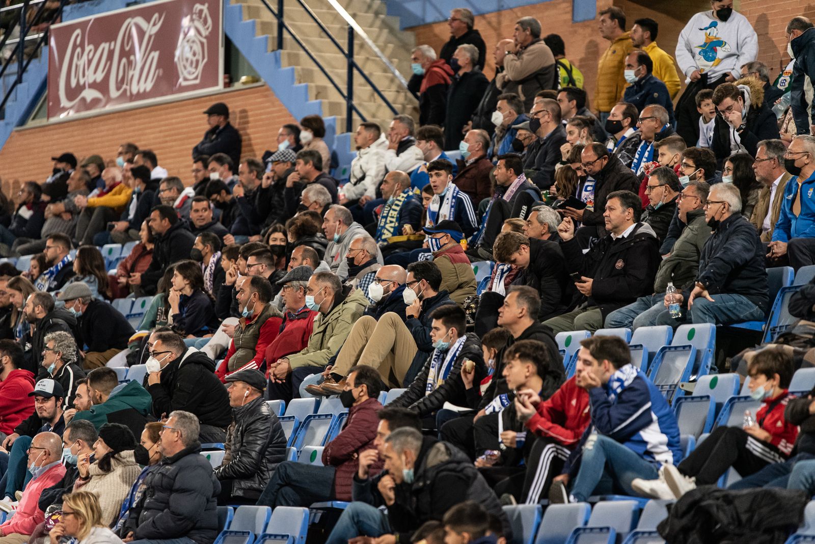 Imágenes del ambiente en las gradas del Recre - Conil
