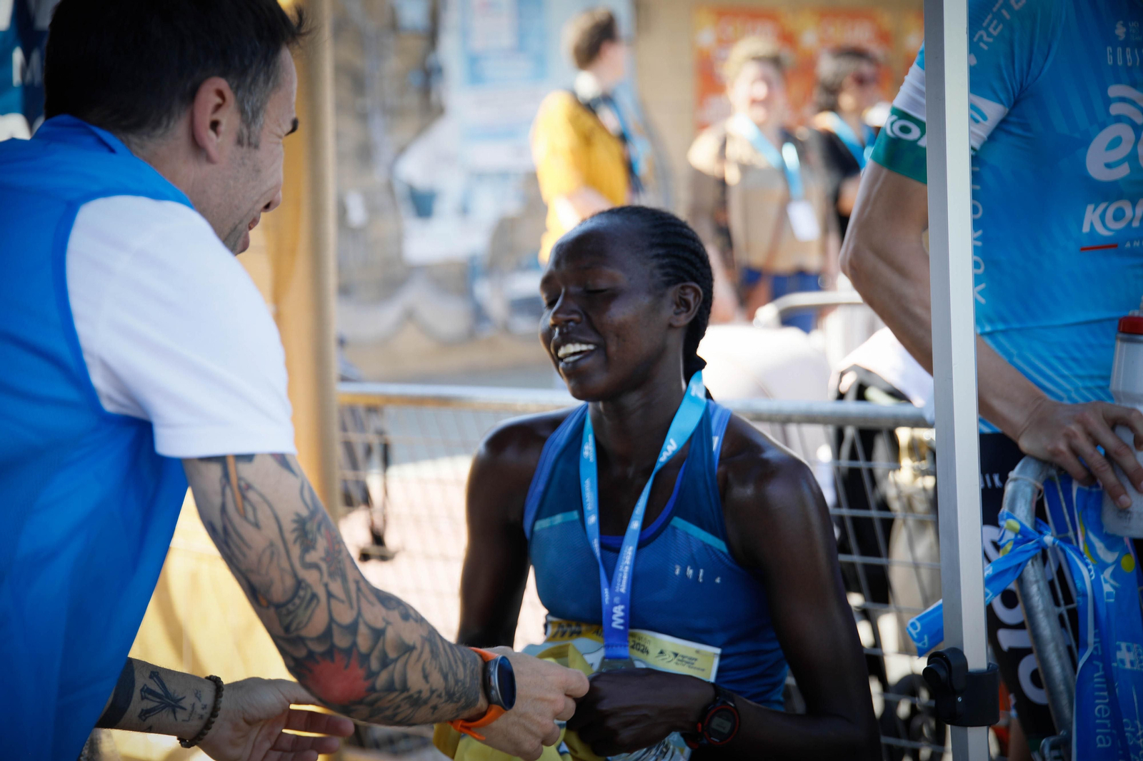 Imágenes de la llegada de la Media maratón Ciudad de Almería