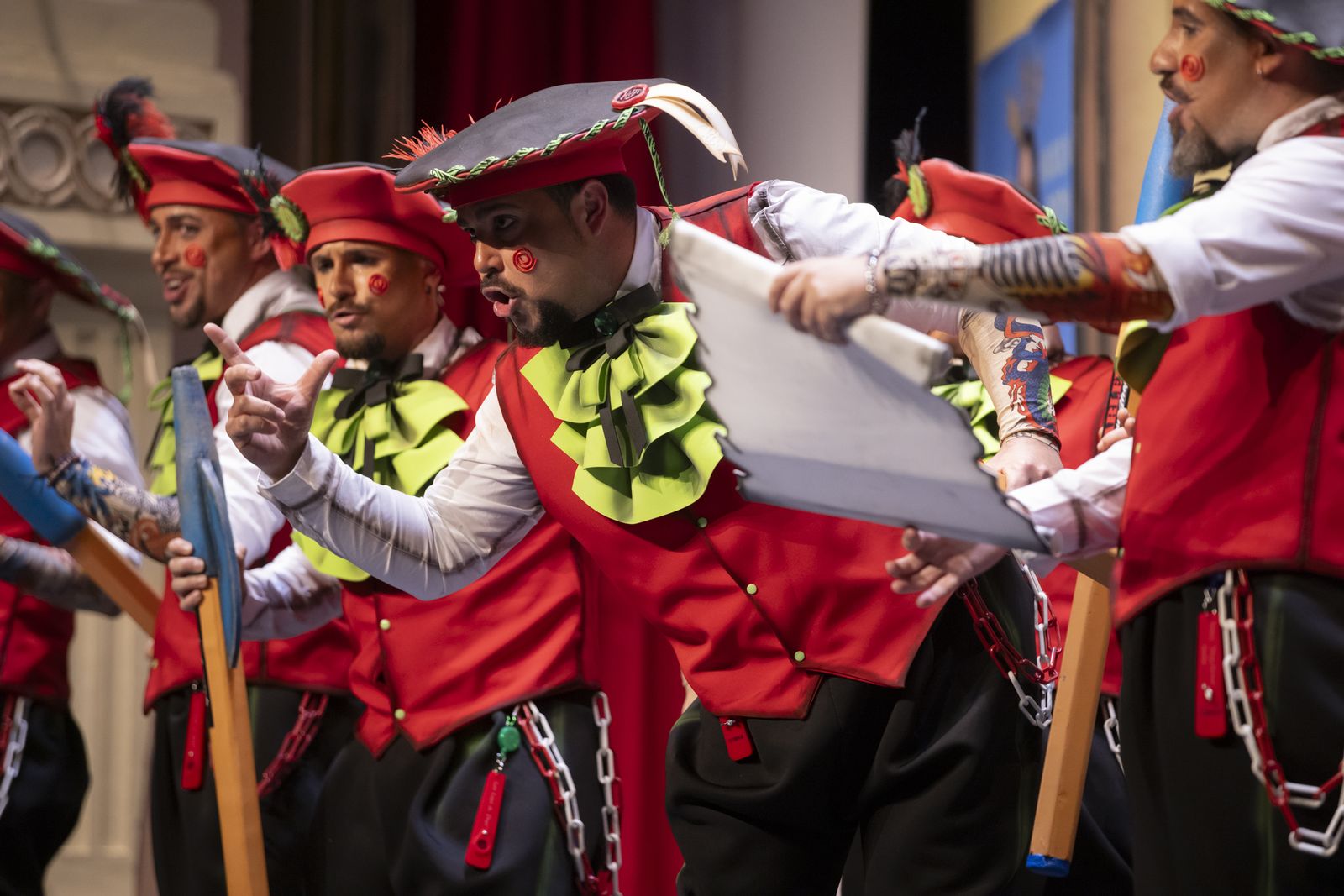 Imágenes de la murga "Los Lope de Pega" en la final del Carnaval Colombino 2024