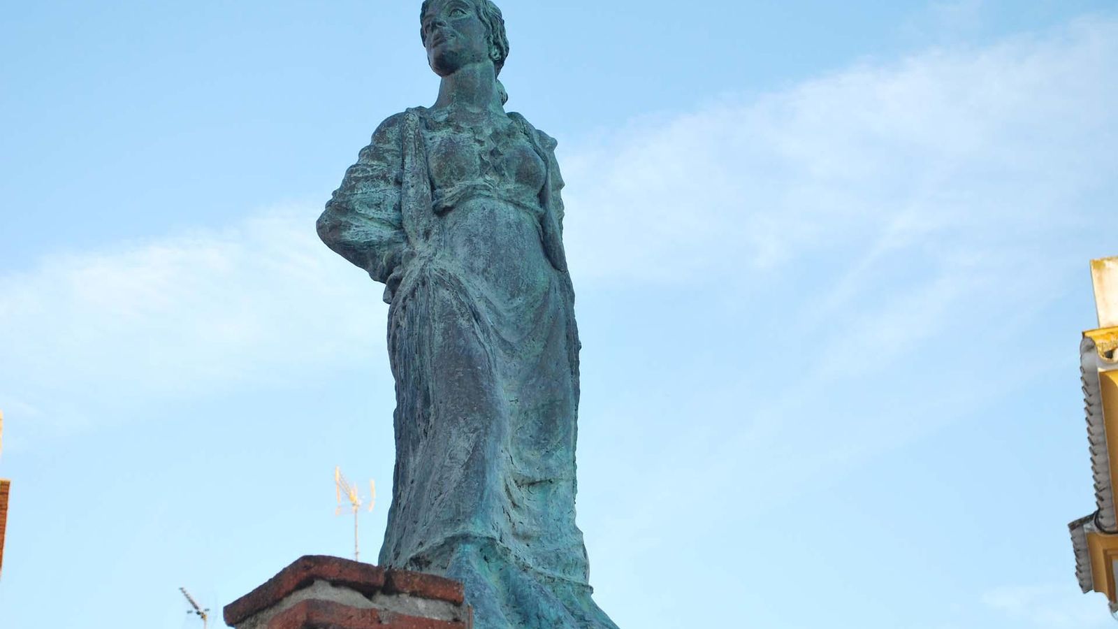 Monumento La Petenera / Pozo Medina