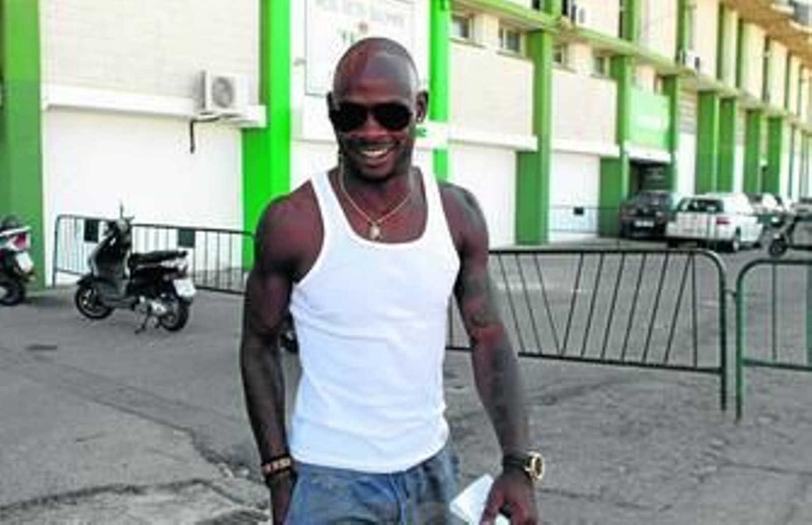 Emana abandona el estadio del Betis el pasado sábado.