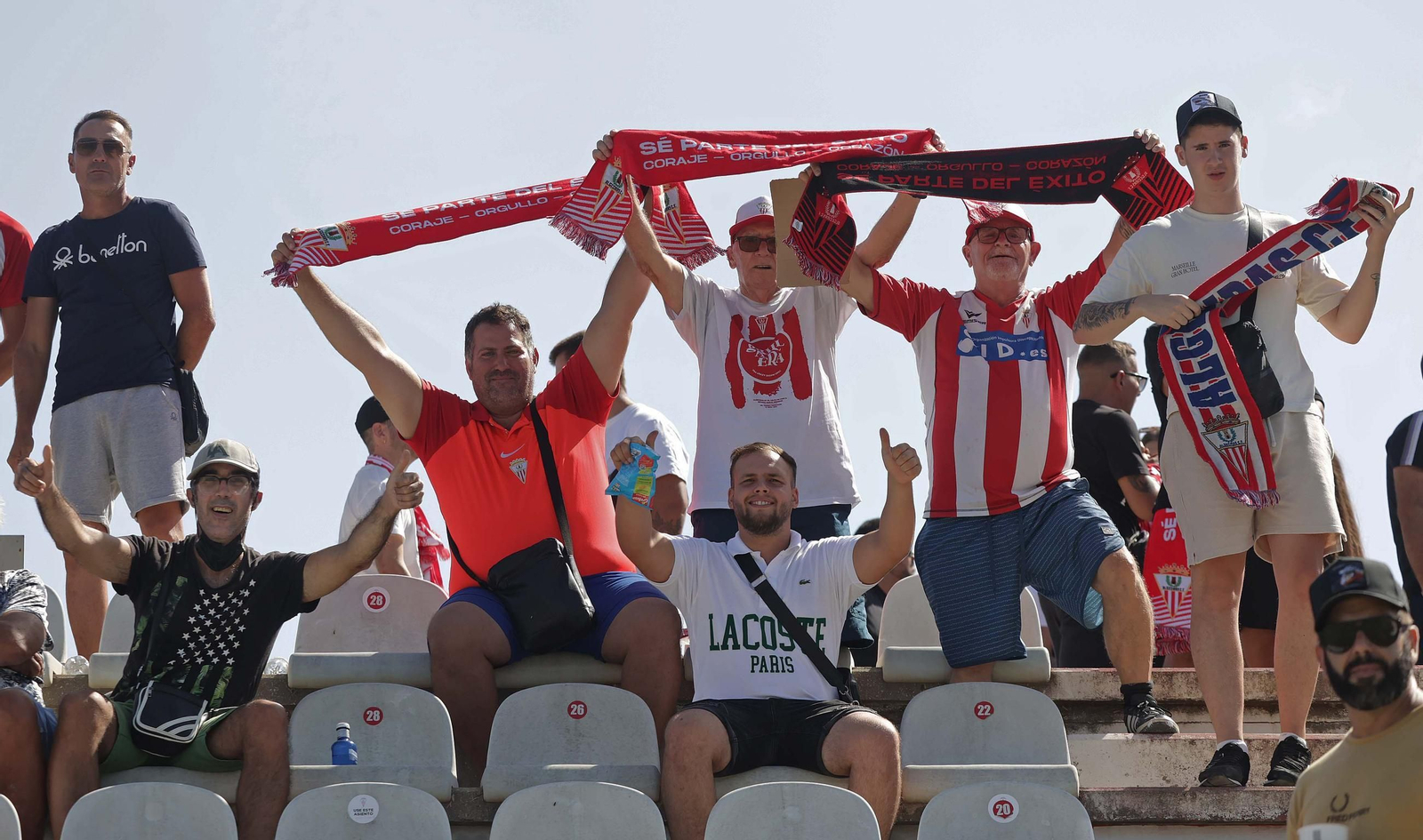 Búscate en el Nuevo Mirador durante el Algeciras CF - Marbella FC