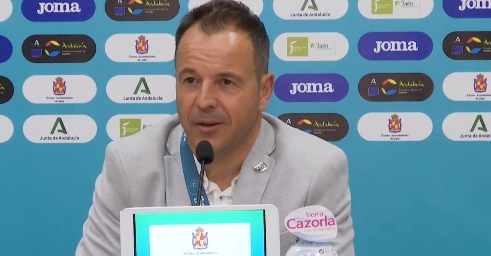 Tete, en la sala de prensa. Tete, en la sala de prensa.