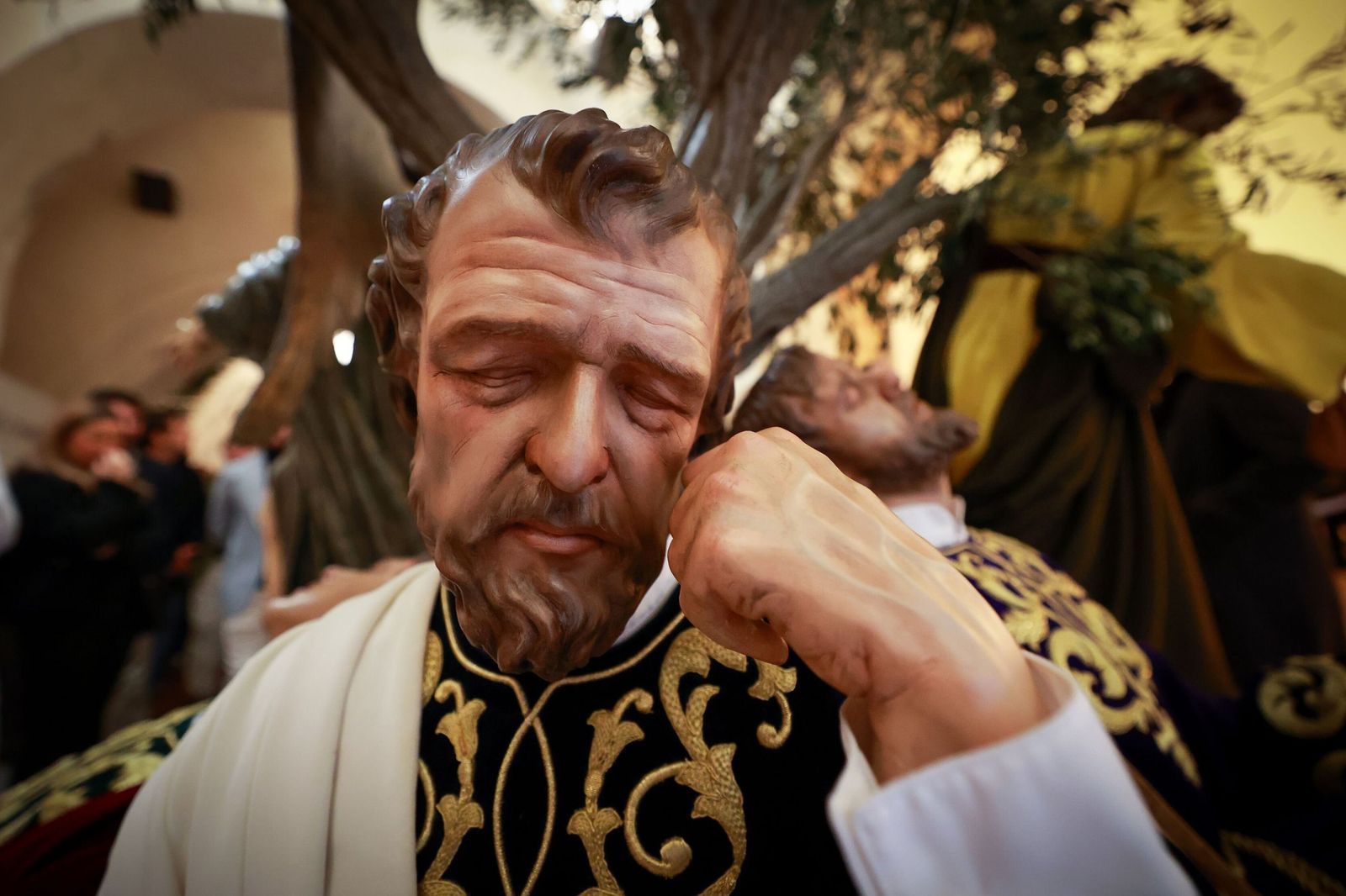 Inaugurada en San Fernando la exposición cofrade Passio Domini: las imágenes