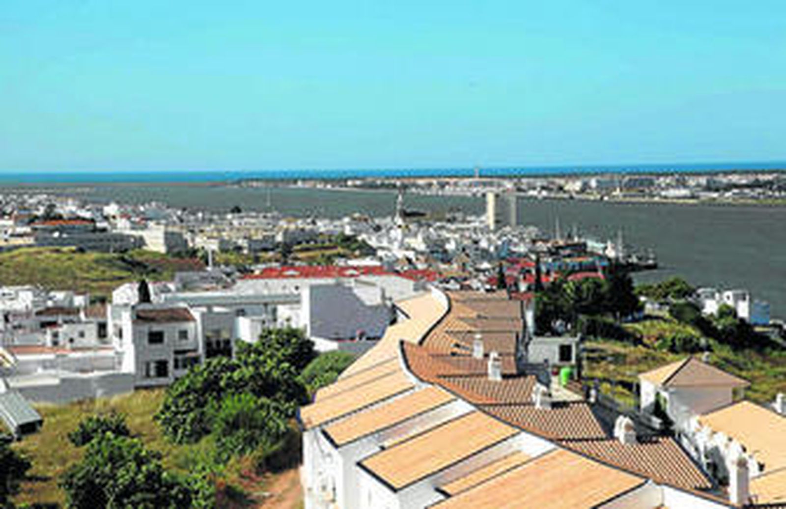 Ayamonte y Villa Real quieren aunar esfuerzos para beneficiarse en tiempos de crisis.