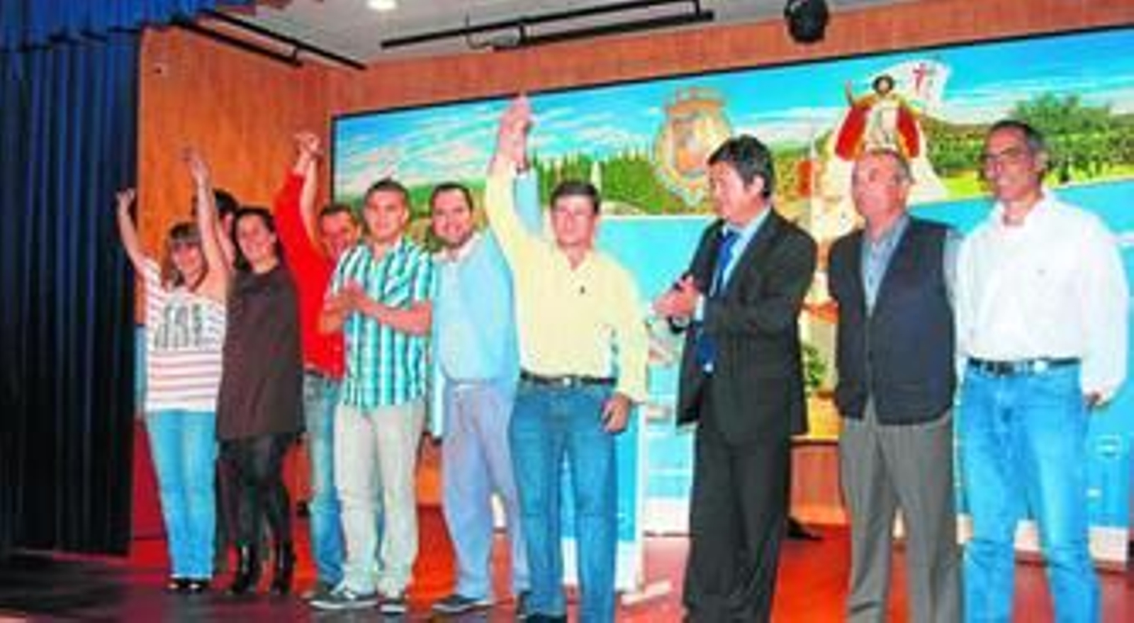 Ignacio Joaquín López  (sexto por  la izquierda) junto a sus ya ex compañeros de partido, en la presentación de su candidatura para las pasadas elecciones municipales de 2011.