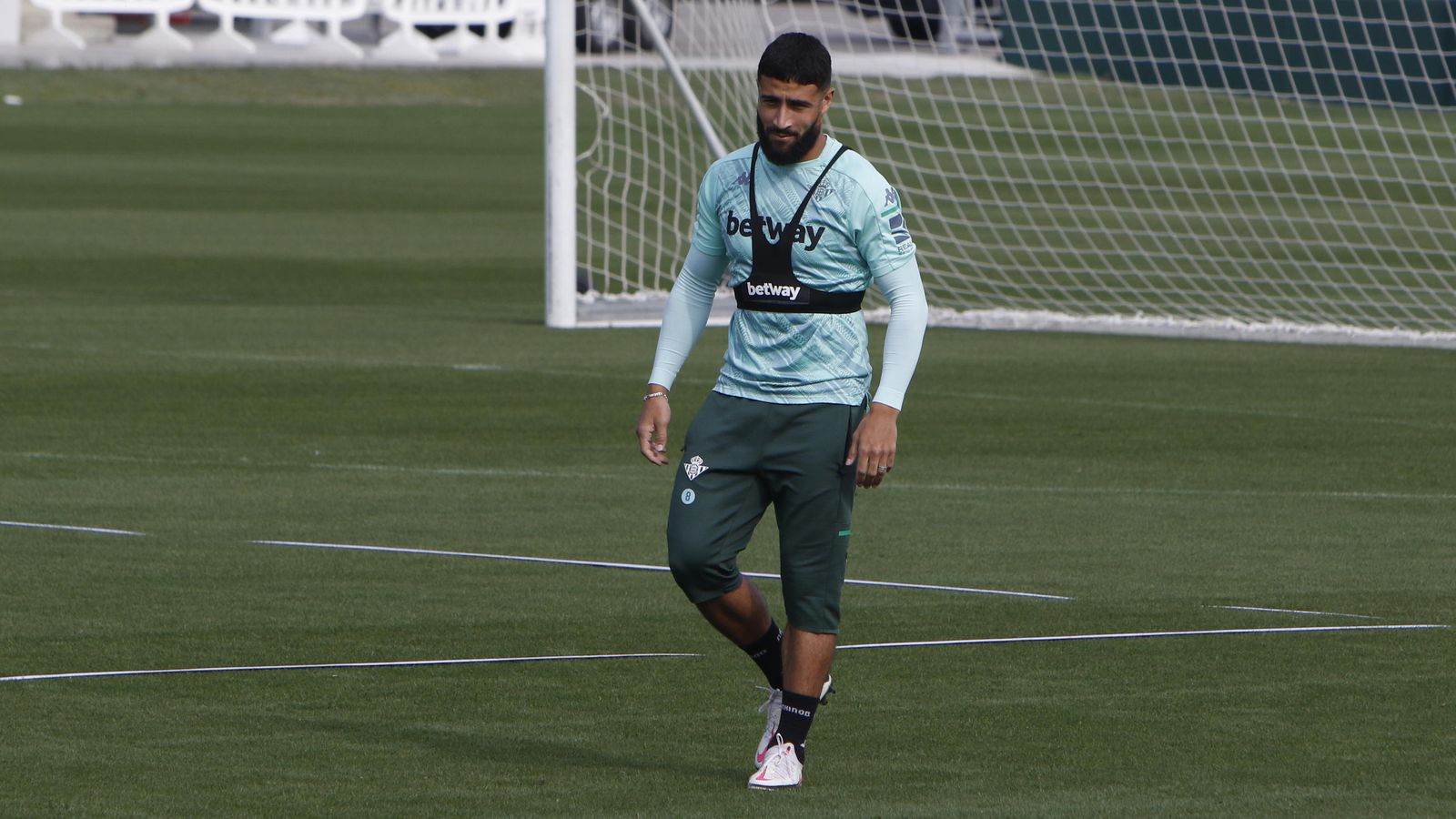 Nabil Fekir, en solitario en el entrenamiento de ayer.