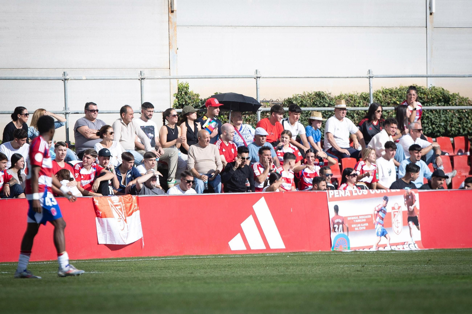 Las mejores imágenes del Recreativo Granada - Cádiz CF Mirandilla