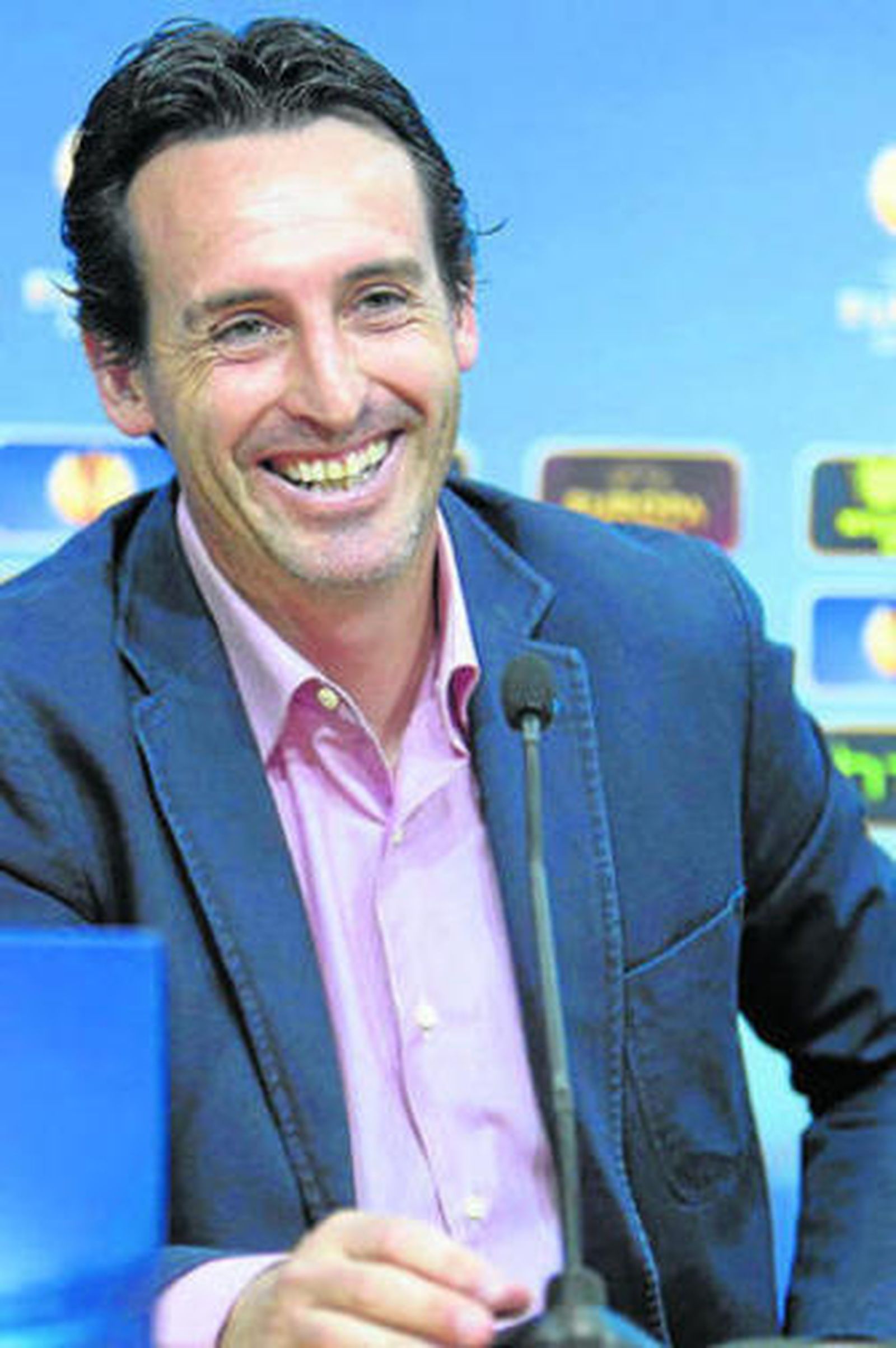 Unai Emery, sonriente, durante su comparecencia oficial.