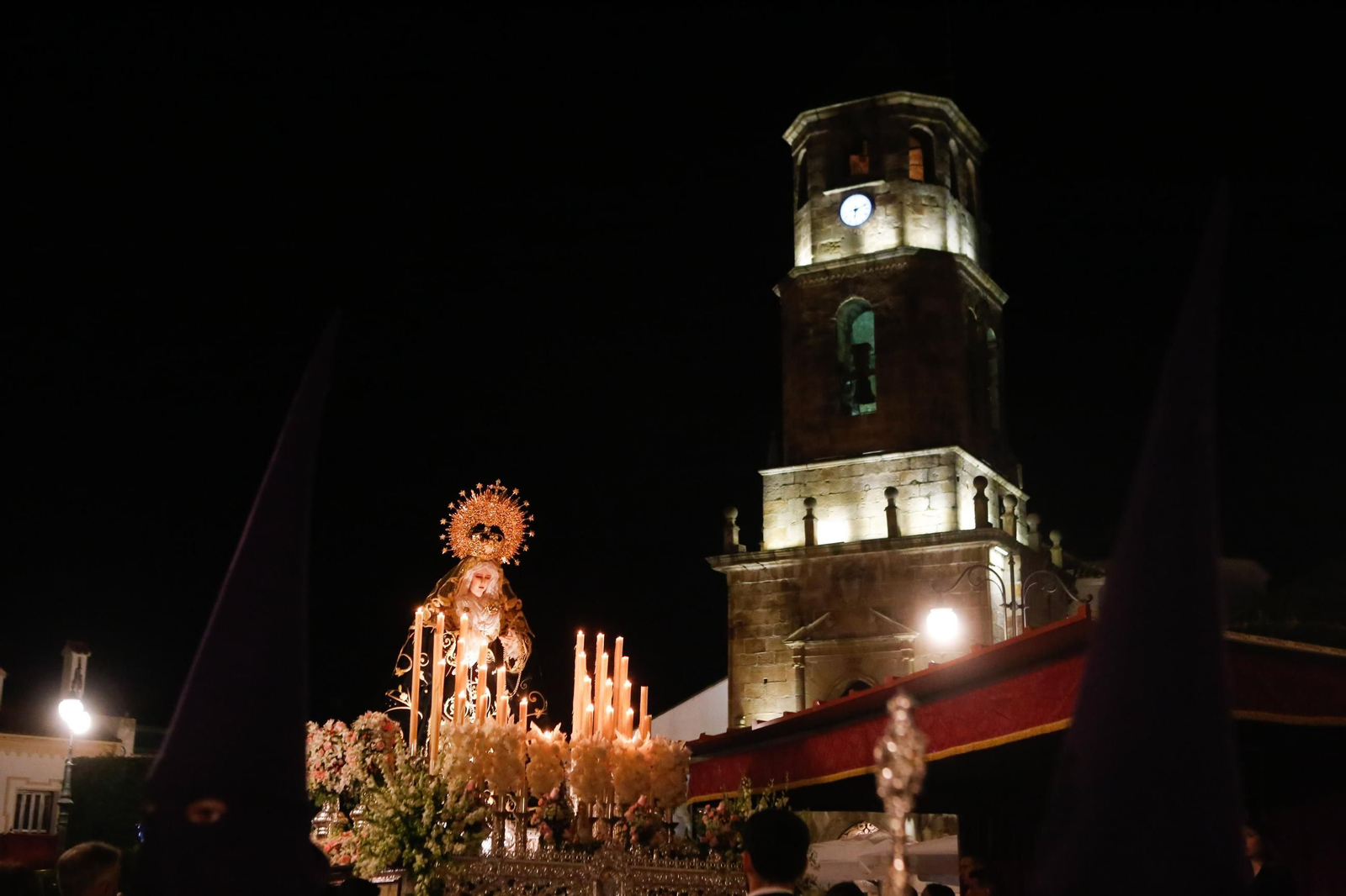 Fotos del Jueves Santo en Los Barrios: Nazareno