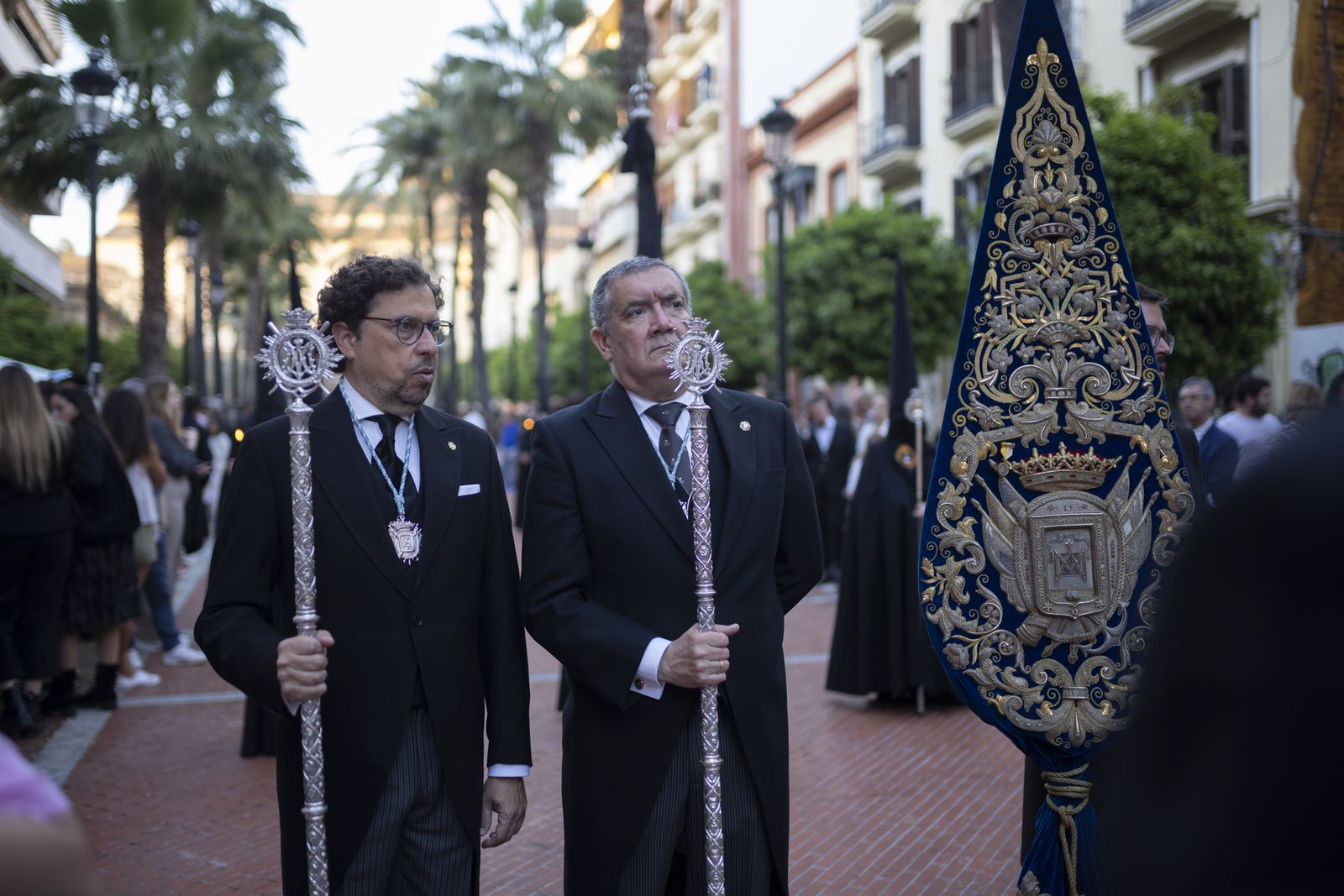 La Hermandad del Santo Entierro de la Semana Santa de Huelva 2023, en imágenes
