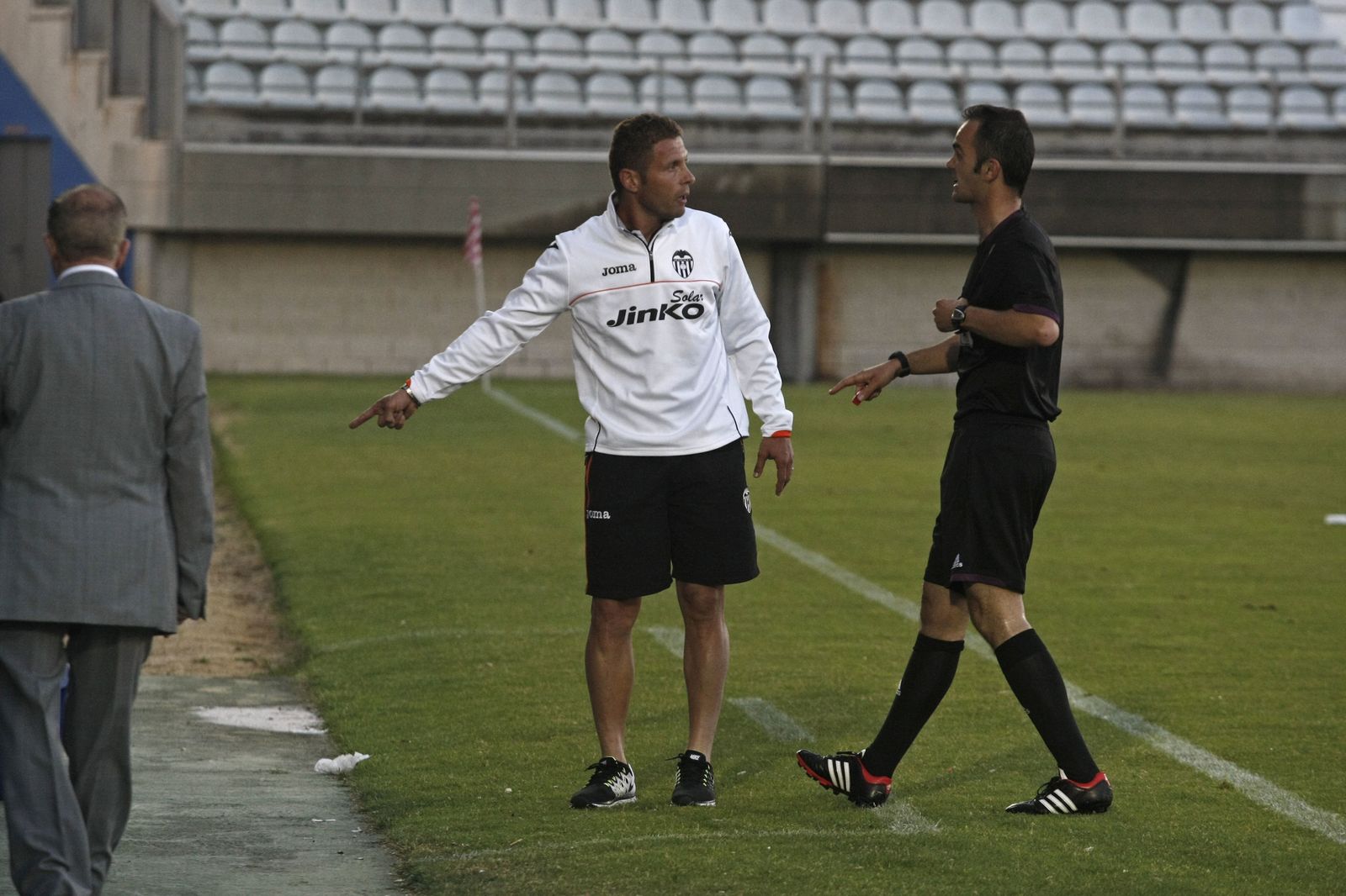 Curro Torres, con el Mestalla en el Nuevo Mirador.