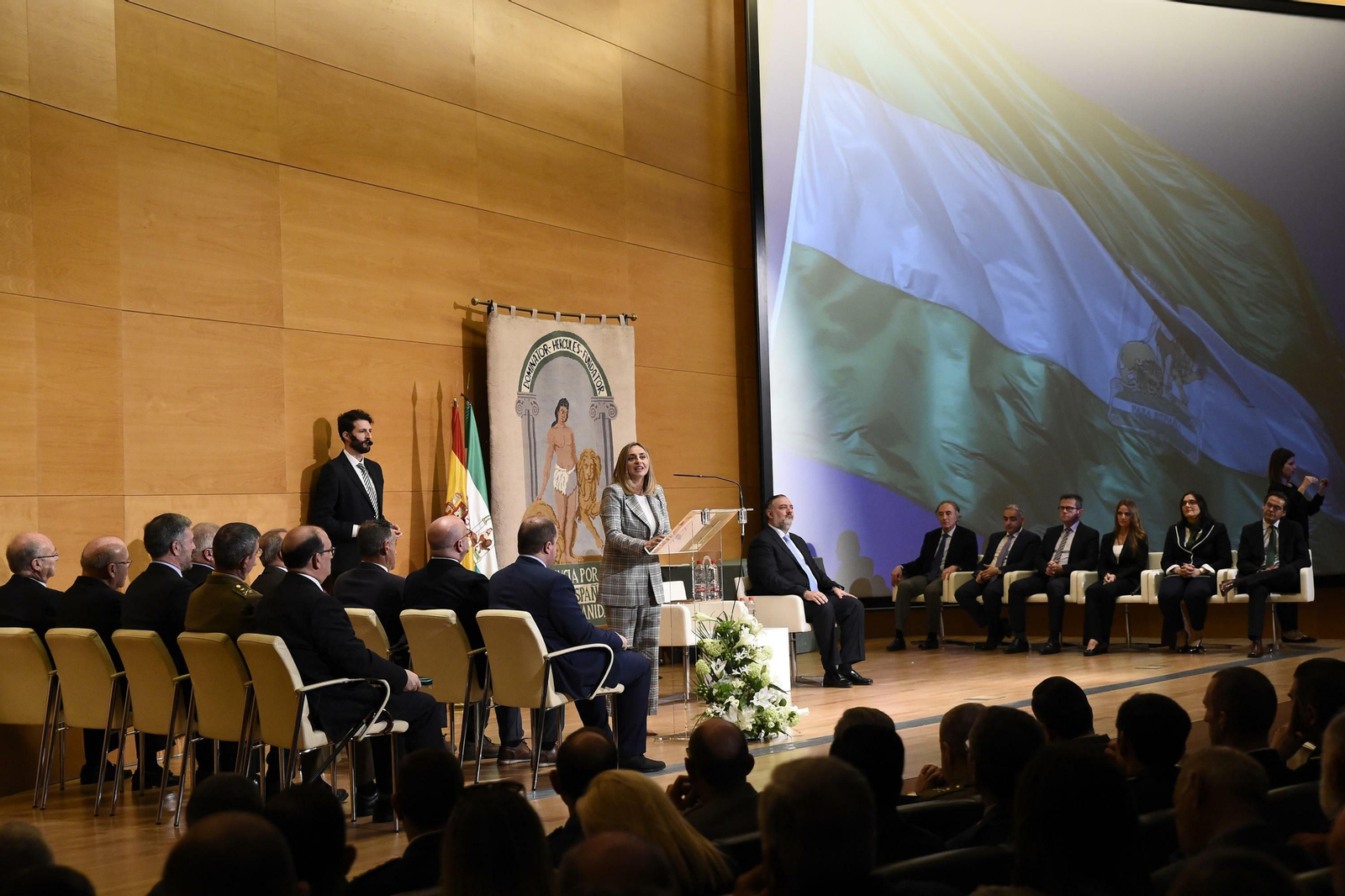 Galería de imágenes de la entrega de Banderas de Andalucía 2019 en Granada