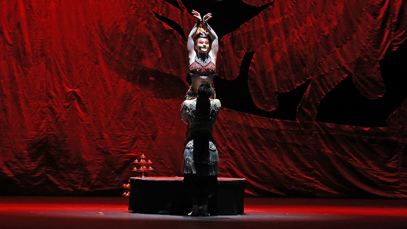 Imágenes del 'Gran Circo Acrobático de China' en el Teatro Villamarta