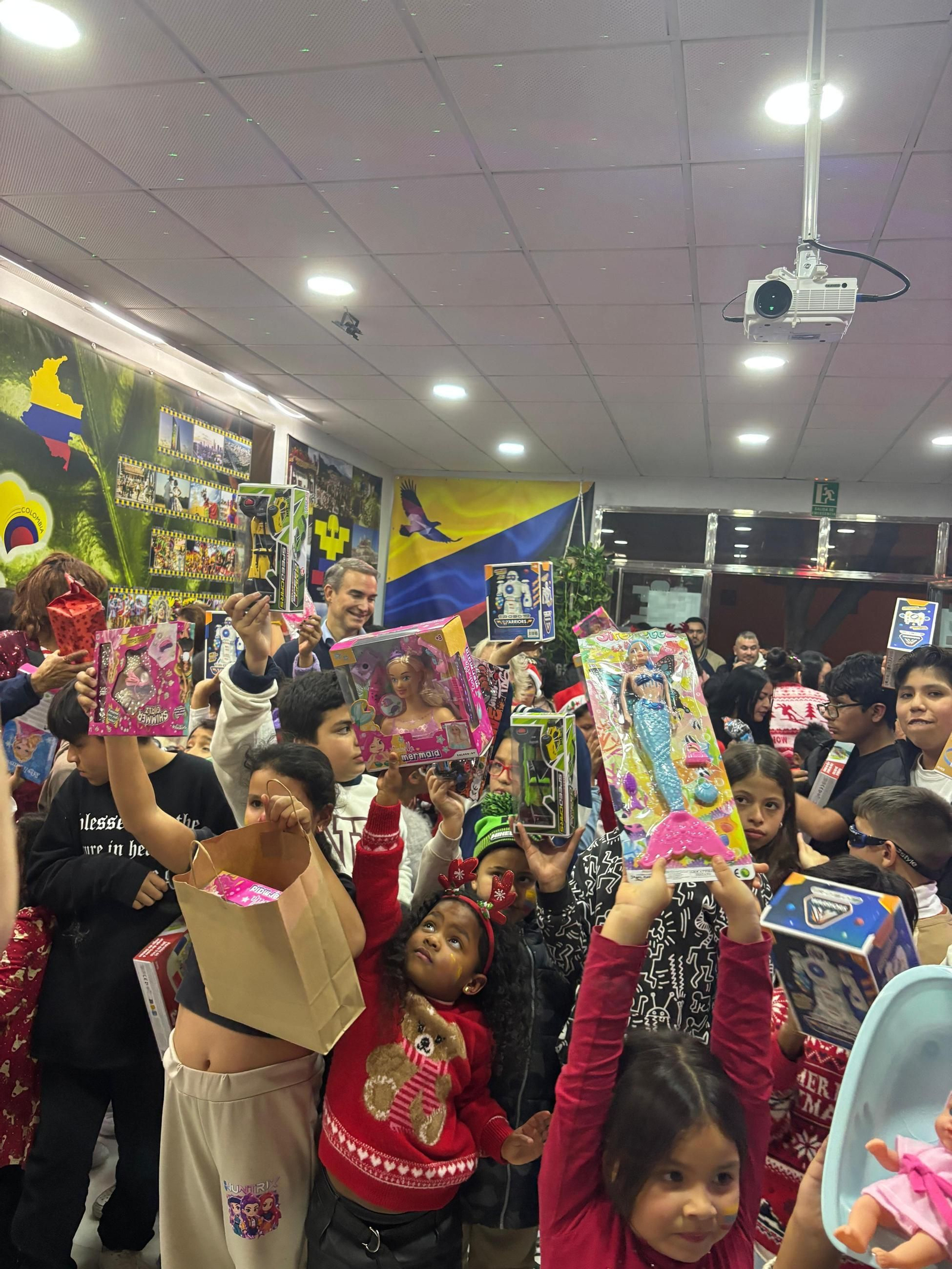 Almerienses "de aquí y de allá" celebran juntos la Navidad