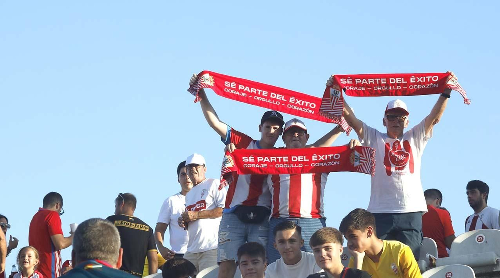 Búscate entre los aficionados del Algeciras CF - Sevilla Atlético en el Nuevo Mirador