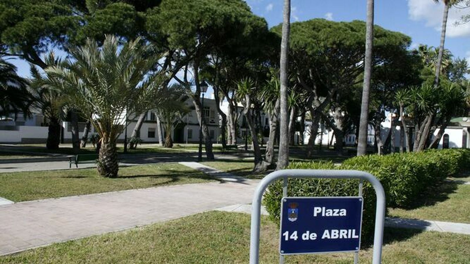 Una de las plazas que se rotuló  durante el anterior mandato municipal con motivos republicanos.