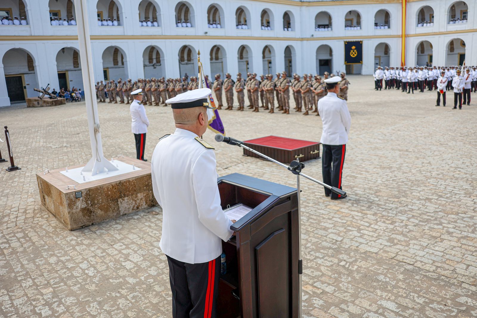 Recibimiento en San Fernando a la fuerza expedicionaria de la Infantería de Marina de regreso de Malí.