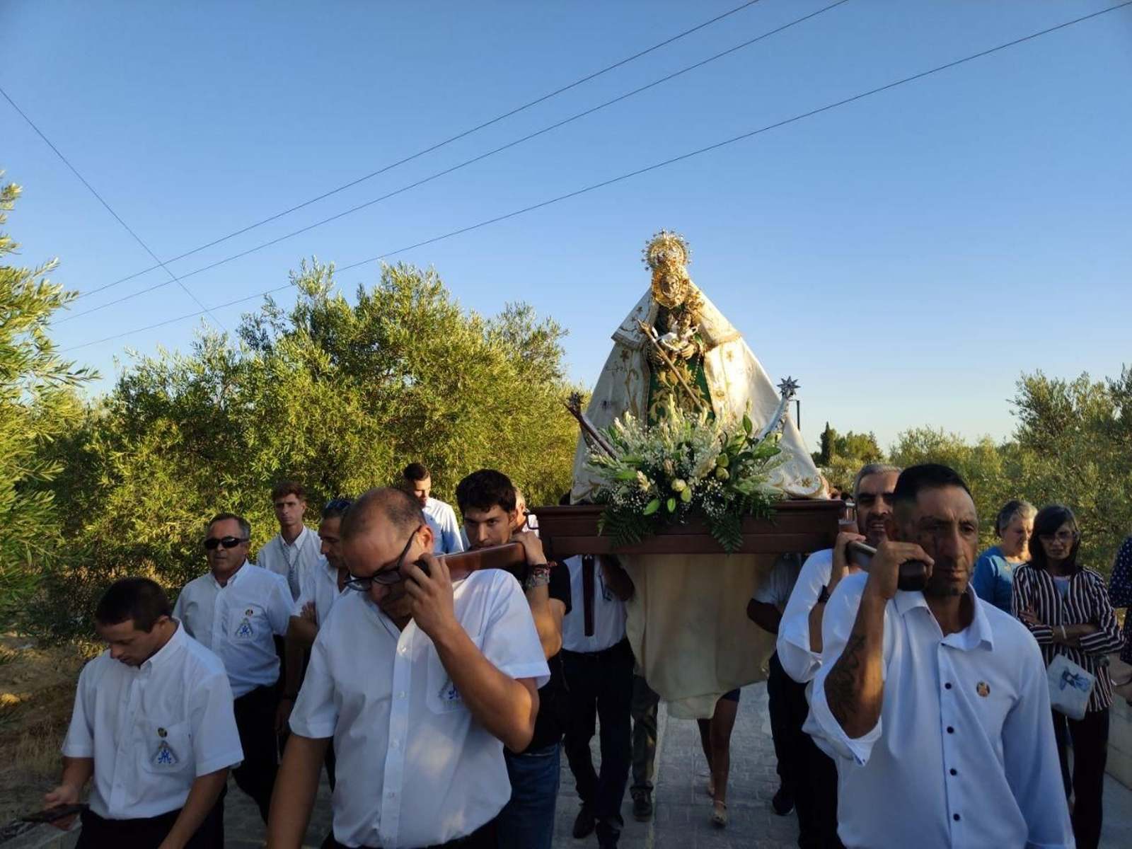 Santaella celebra el 450 aniversario de la primera salida procesional de la Virgen del Valle, en fotografías