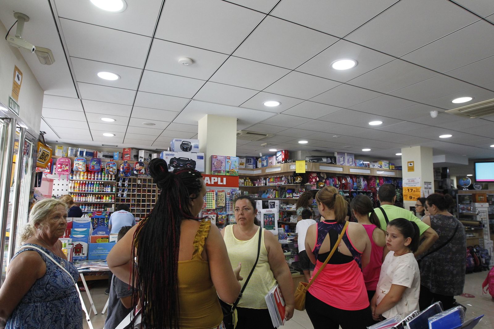 Fotogalería entrega cheque escolar 2019-2020