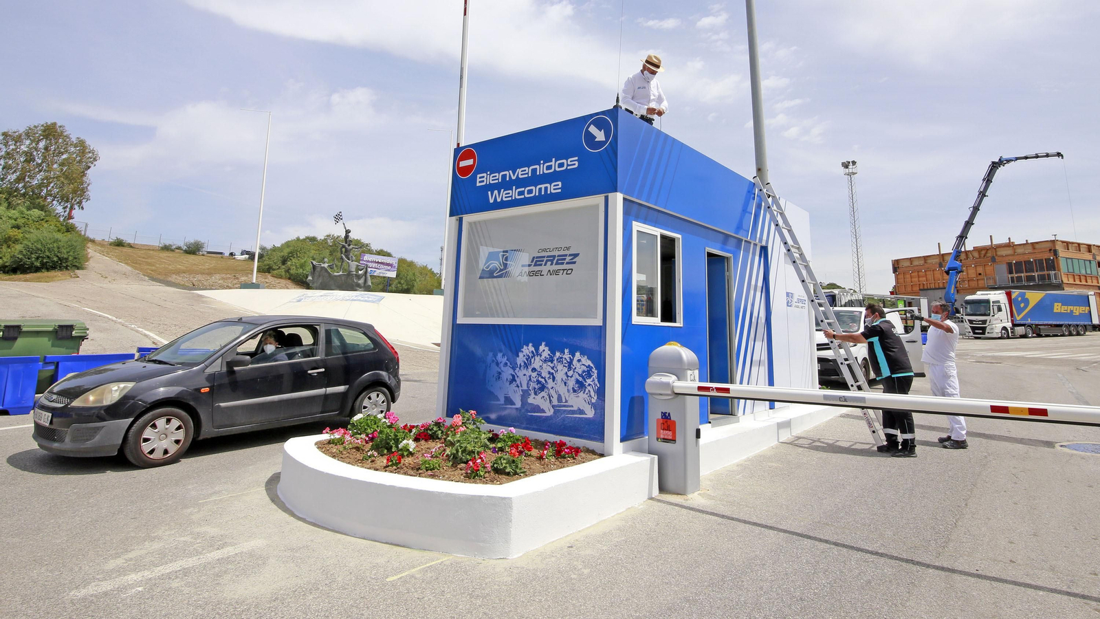 Preparativos en el Circuito de Jerez - Ángel Nieto