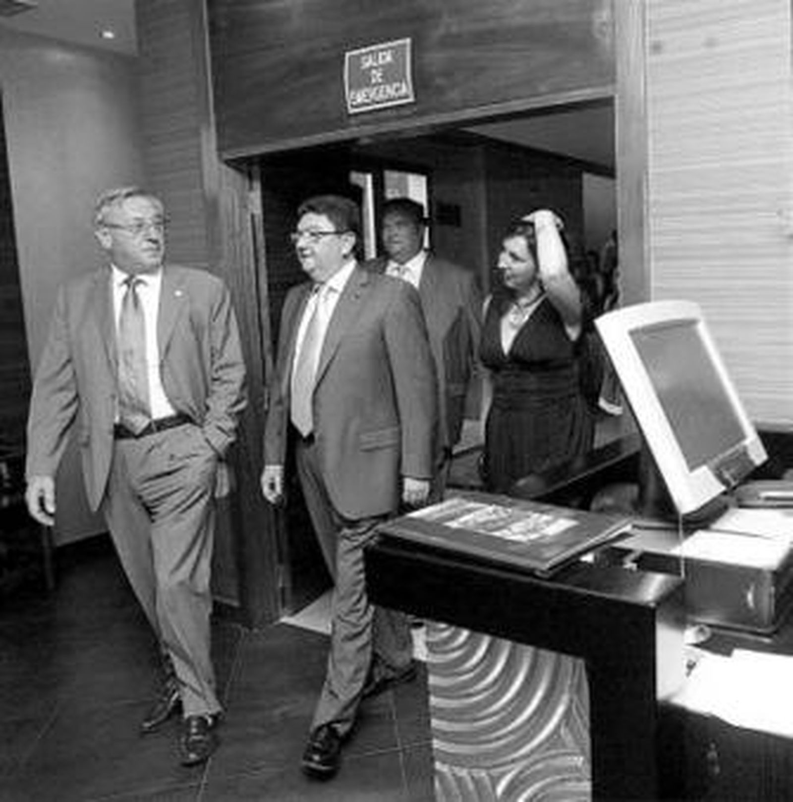 El alcalde roteño y el presidente de Elba, en las instalaciones hoteleras.