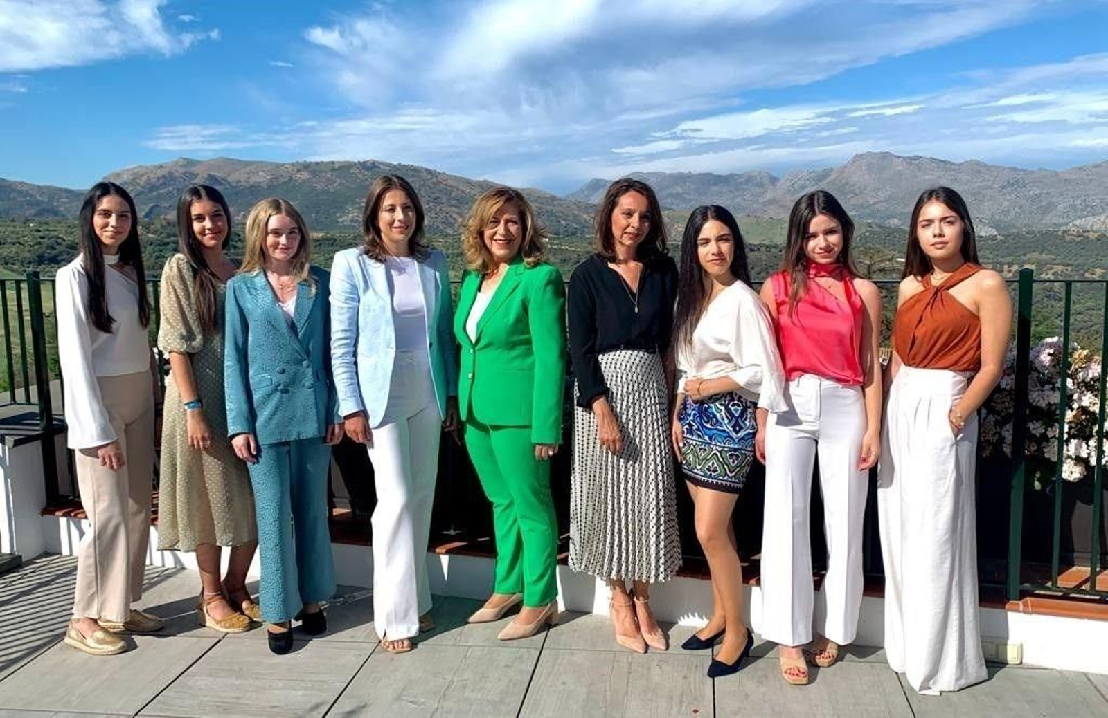 Ronda presenta a sus goyescas para la feria de Pedro Romero.