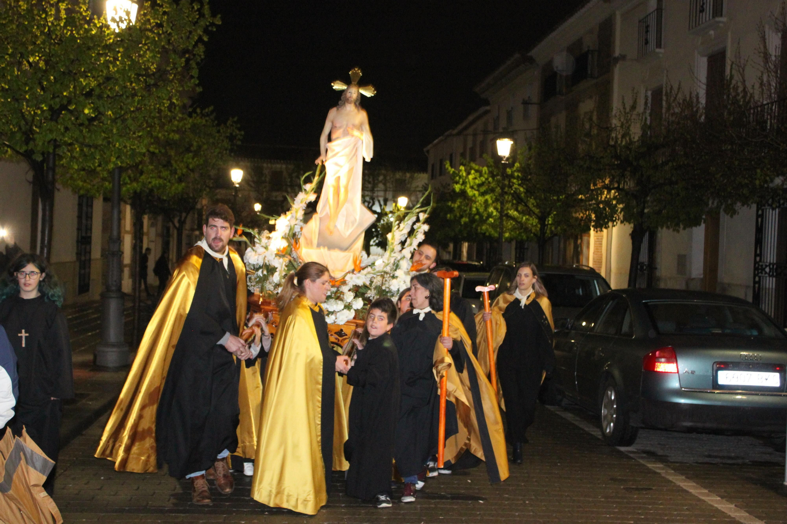Los jóvenes del Resucitado del Vélez Blanco desafían a la lluvia.