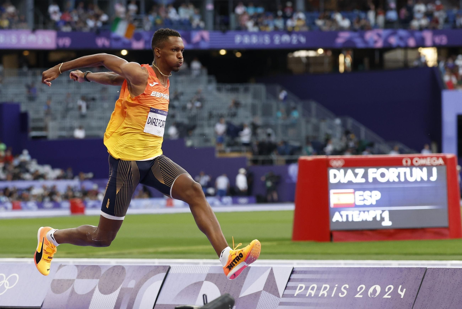 Las imágenes del oro olímpico de Jordan Díaz en atletismo