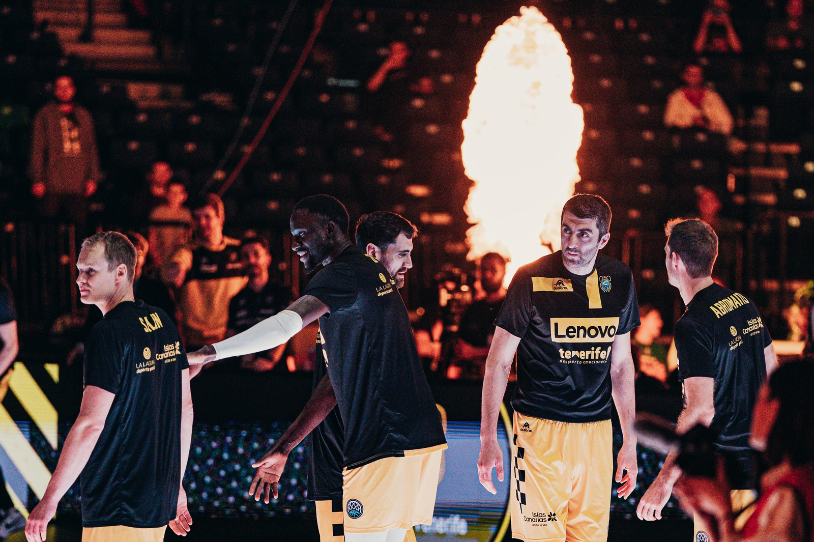 Las fotos de la final de la BCL entre Lenovo Tenerife y Unicaja Baloncesto
