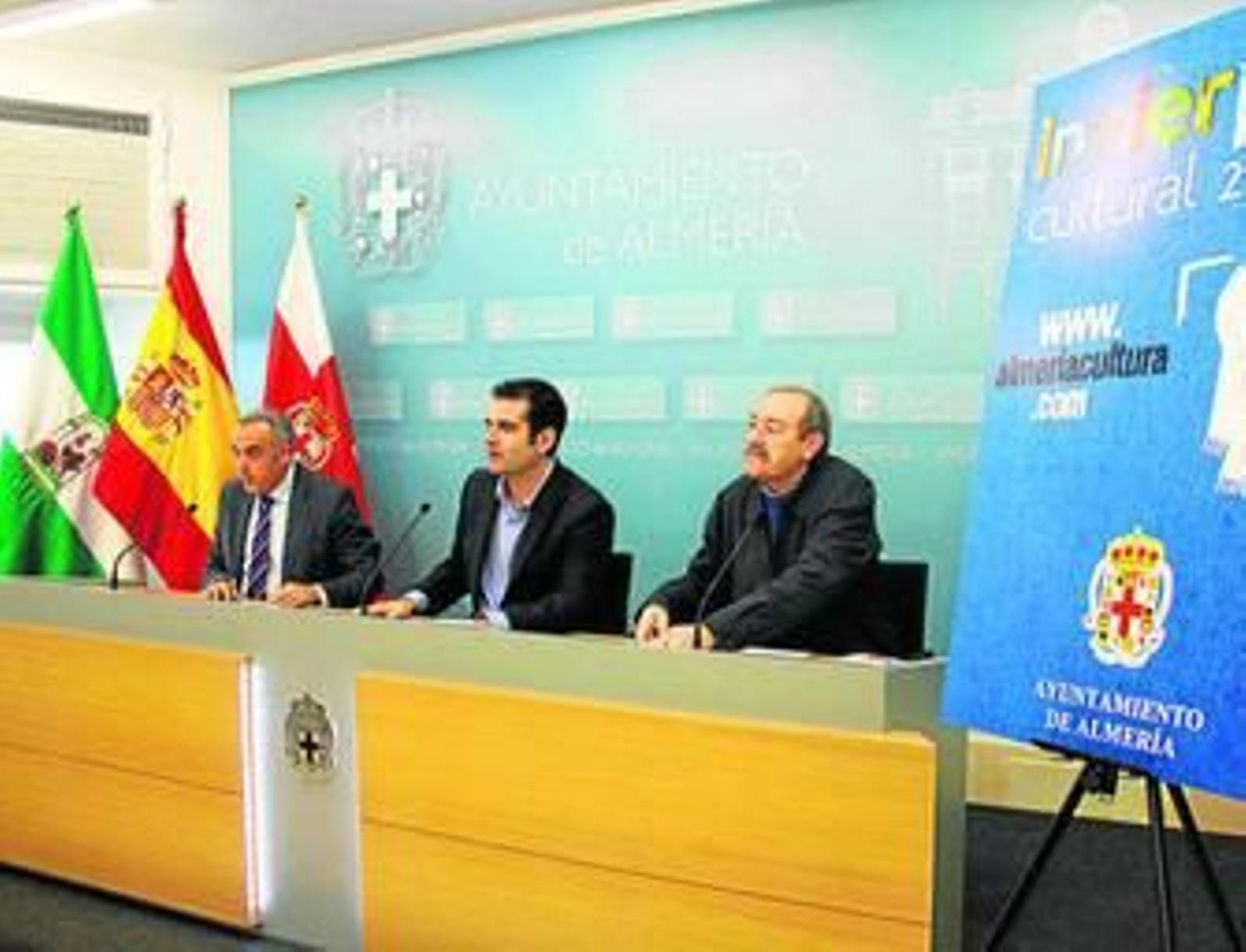 El concejal de Cultura, Ramón Fernández-Pacheco con Deogracias Gómez y José Juan Ibáñez.