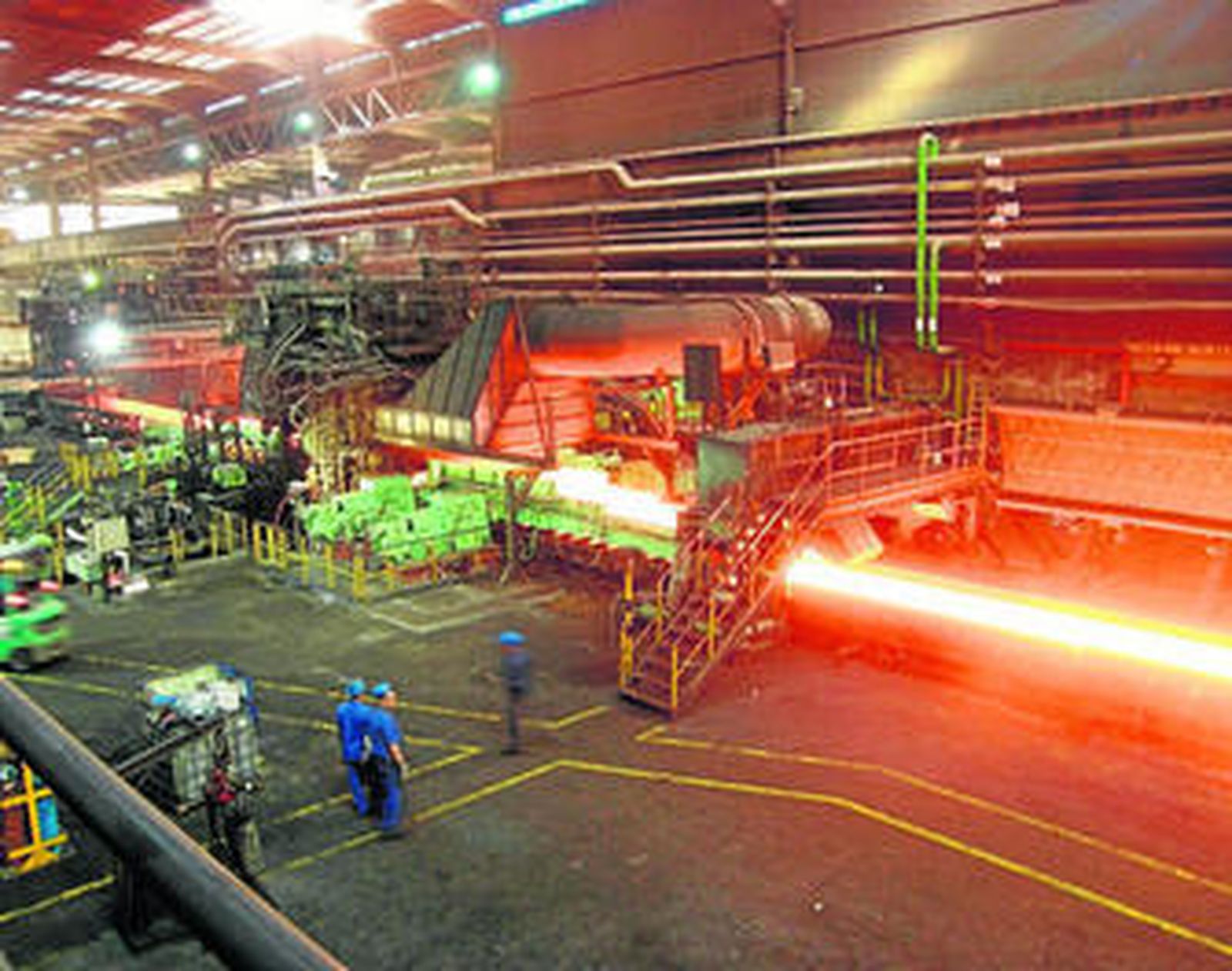 Imagen del interior de la factoría de Acerinox de Palmones, el pasado verano.