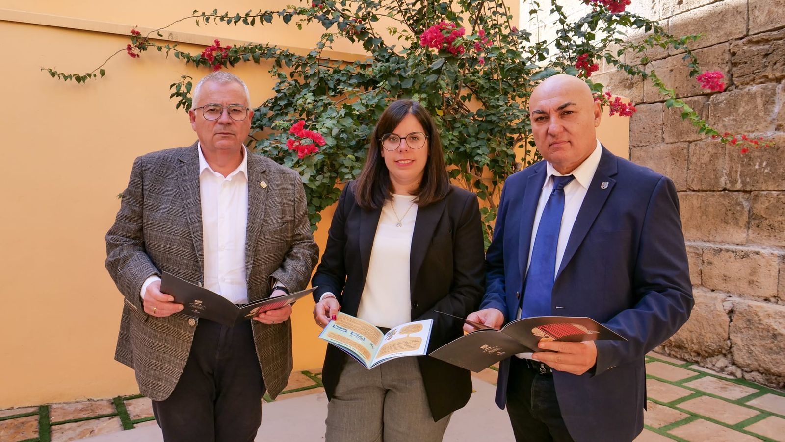 Pedro Zamora, Almudena Morales y Luis José Fernández presentando Garrucha Comic.on.