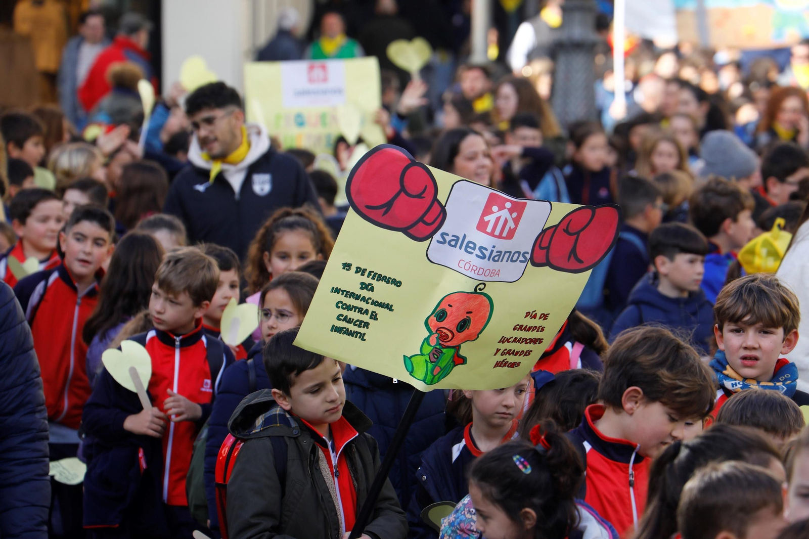 Más de un millar de niños marchan por Córdoba contra el cáncer infantil